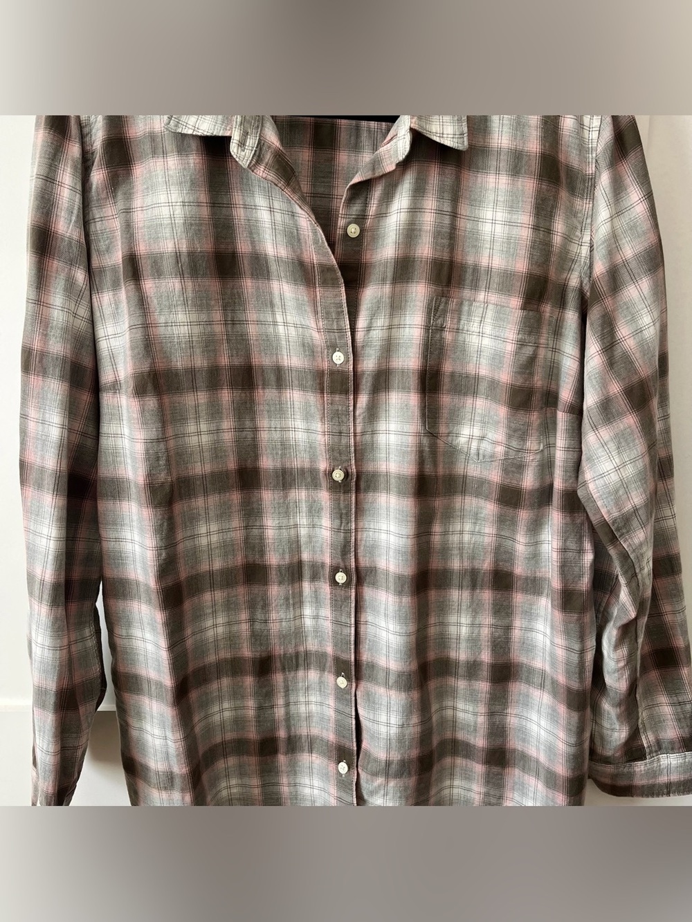 Gap The Fitted Boyfriend Plaid Button Down Shirt Gray Sz XL - Picture 7 of 16